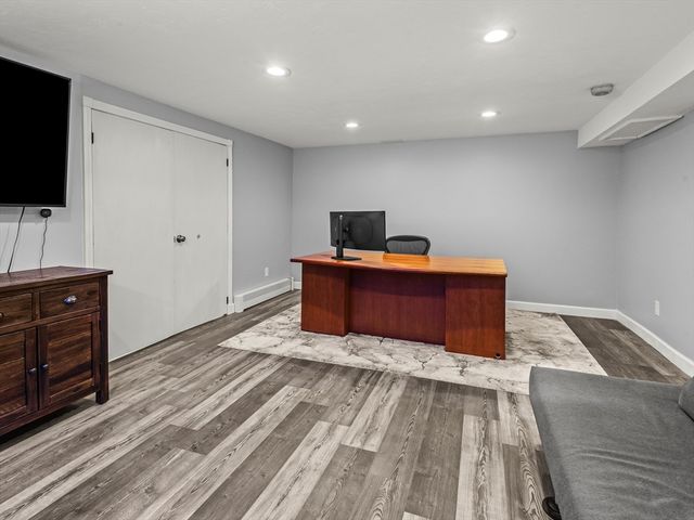 65 Briarcliff Ln, Holliston, MA 01746