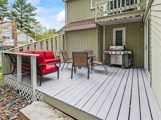 65 Briarcliff Ln, Holliston, MA 01746