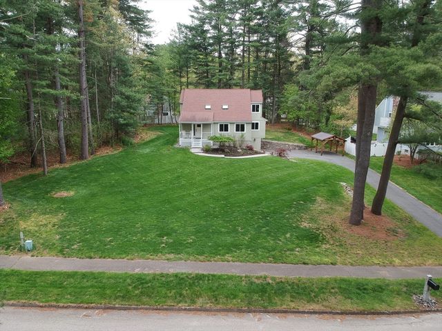 65 Briarcliff Ln, Holliston, MA 01746