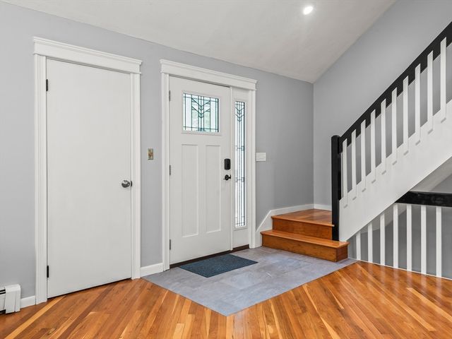 65 Briarcliff Ln, Holliston, MA 01746