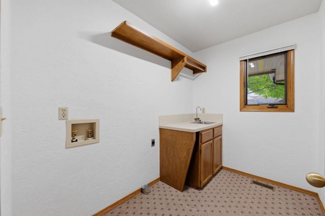 7814 W Westlawn, Wichita, KS 67212