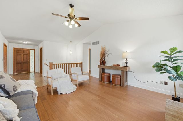 7814 W Westlawn, Wichita, KS 67212