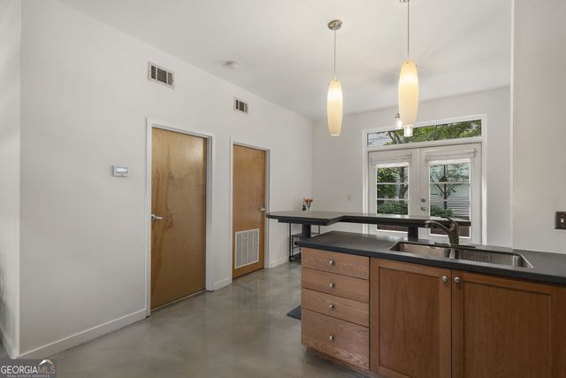 400 Village Parkway 128, Atlanta, GA 30306