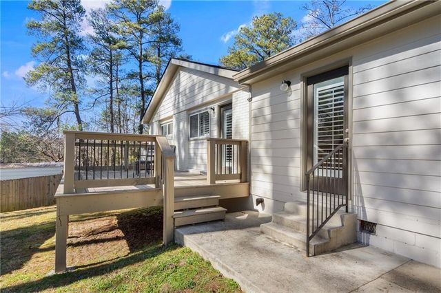 2026 Harwinor SE Road, Smyrna, GA 30082