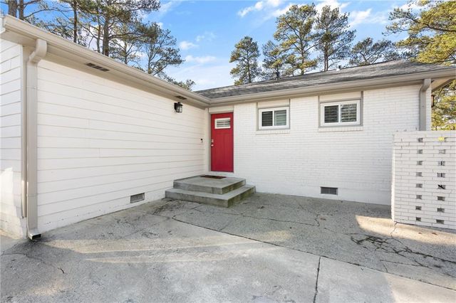 2026 Harwinor SE Road, Smyrna, GA 30082