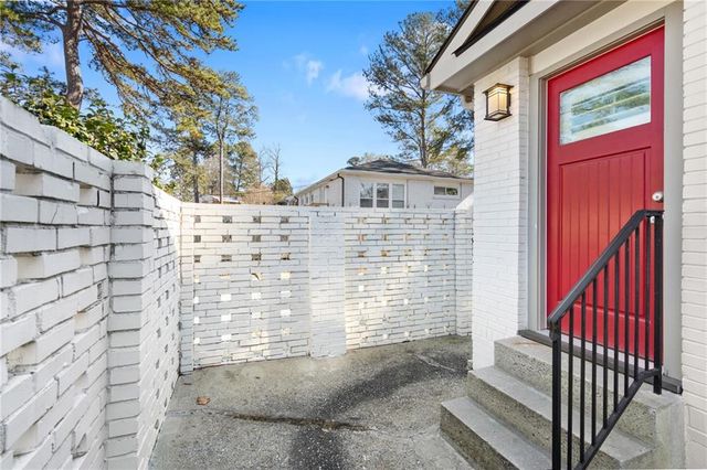 2026 Harwinor SE Road, Smyrna, GA 30082