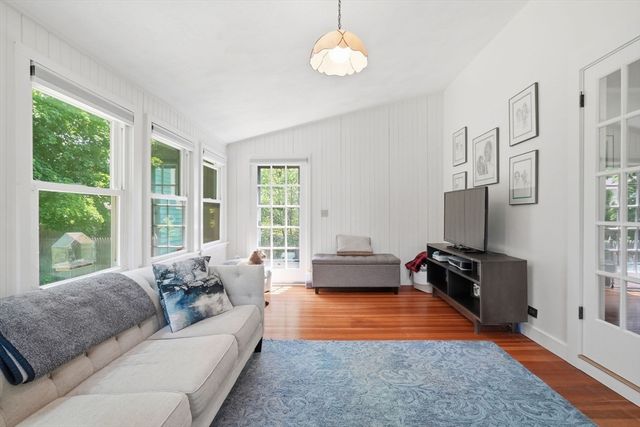 207 Dodge St, Beverly, MA 01915