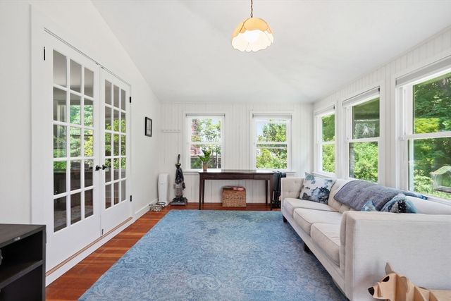 207 Dodge St, Beverly, MA 01915