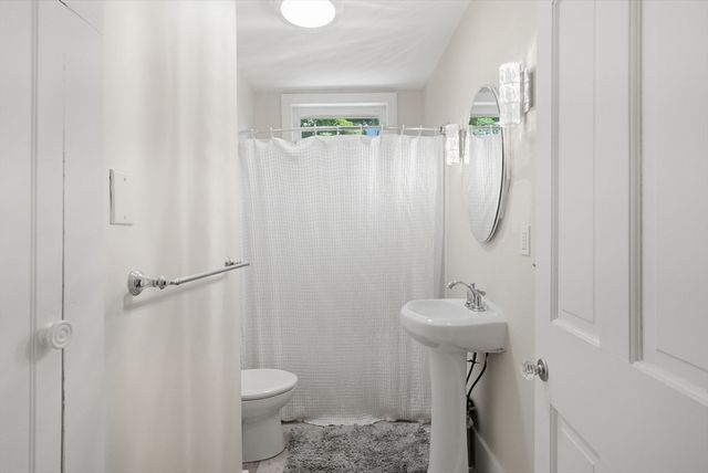 207 Dodge St, Beverly, MA 01915