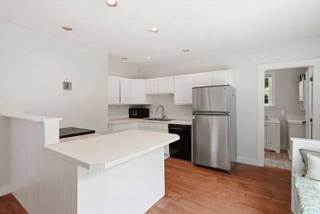 207 Dodge St, Beverly, MA 01915