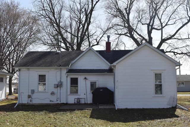 1121 Oak Street, Osage, IA 50461
