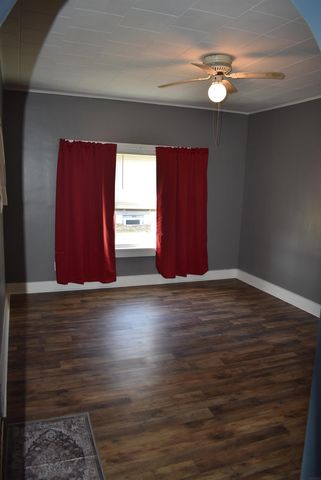 1121 Oak Street, Osage, IA 50461