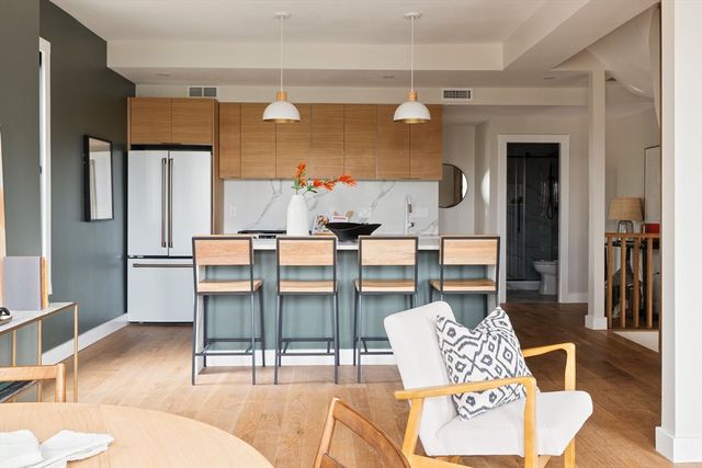 16 Yale Terrace 2, Boston, MA 02130