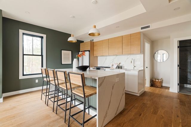 16 Yale Terrace 2, Boston, MA 02130