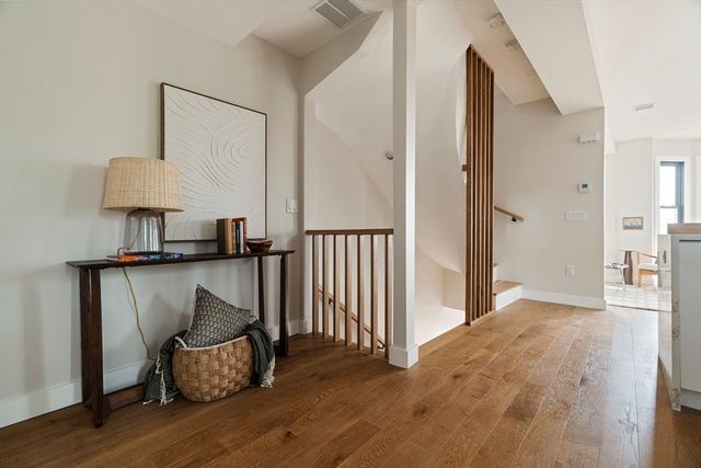 16 Yale Terrace 2, Boston, MA 02130