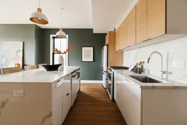 16 Yale Terrace 2, Boston, MA 02130