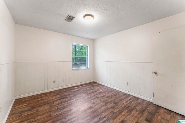 1303 AIRPORT LANE SW, Bessemer, AL 35022