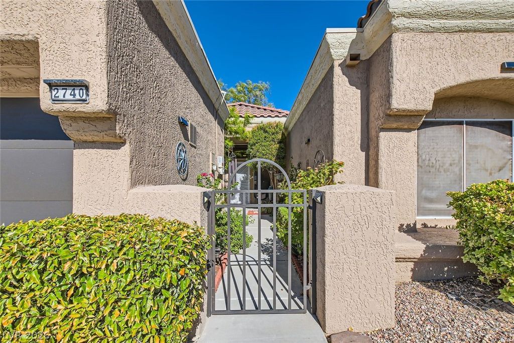 2740 Desert Crystal Drive 0, Las Vegas, NV 89134 — photo 4