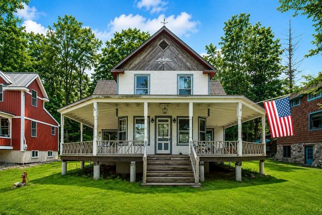 5 Lakeside Road, Newbury, NH 03255