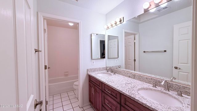 5585 N Moccasin Trail, Tucson, AZ 85750