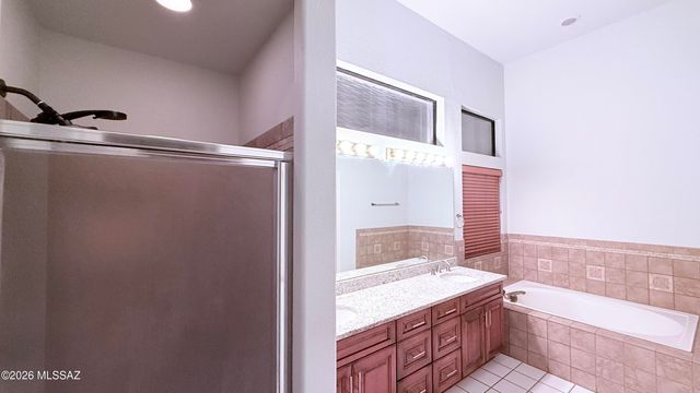 5585 N Moccasin Trail, Tucson, AZ 85750