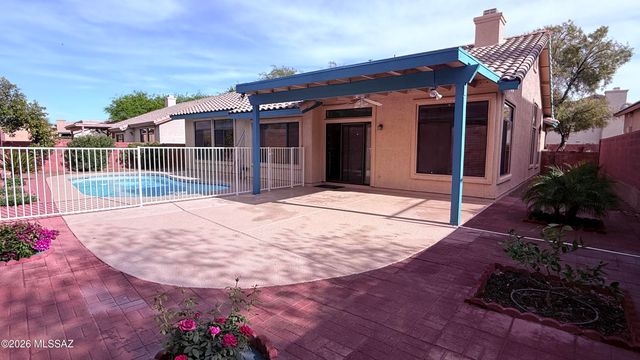 5585 N Moccasin Trail, Tucson, AZ 85750