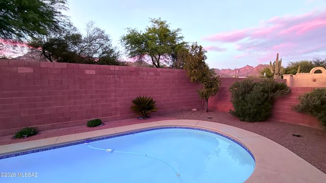 5585 N Moccasin Trail, Tucson, AZ 85750