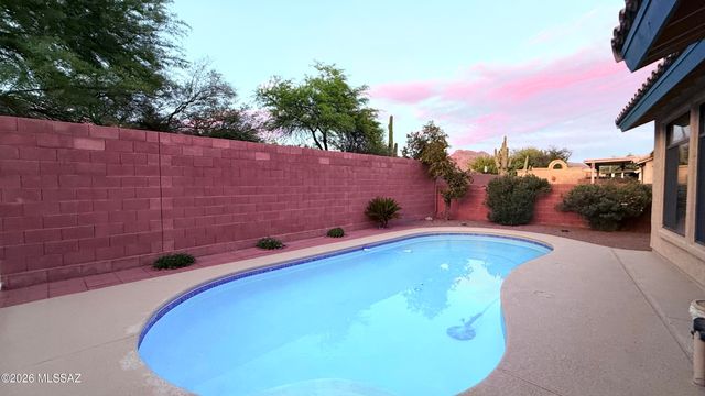 5585 N Moccasin Trail, Tucson, AZ 85750
