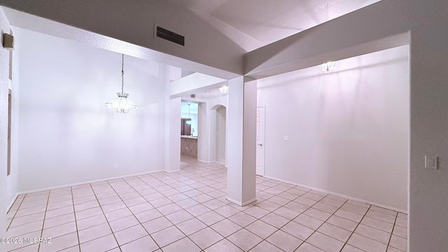 5585 N Moccasin Trail, Tucson, AZ 85750