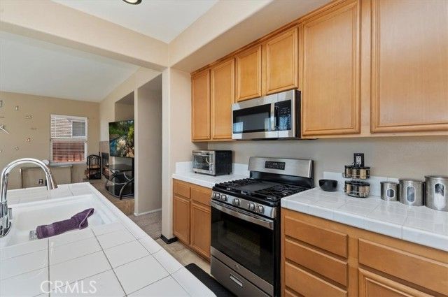 15165 Bluffside Lane, Victorville, CA 92394