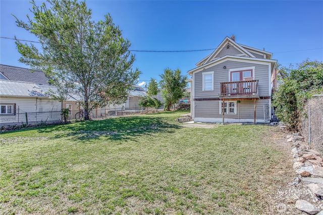 321 Malaga Avenue, Wenatchee, WA 98801