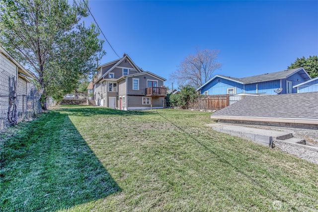 321 Malaga Avenue, Wenatchee, WA 98801