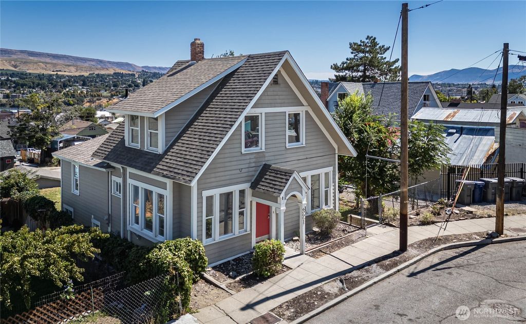 321 Malaga Avenue, Wenatchee, WA 98801