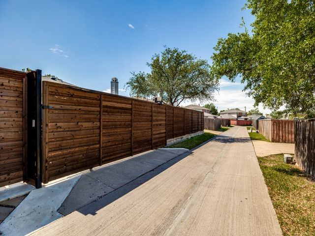 1454 Lochspring Drive, Rockwall, TX 75032