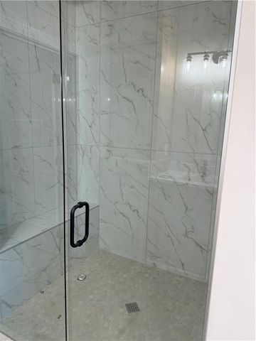 911 Savannah Lane, Greenwood, MO 64034