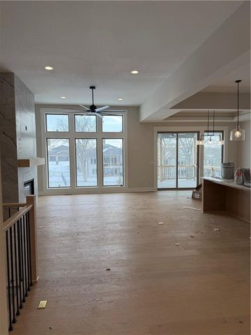 911 Savannah Lane, Greenwood, MO 64034