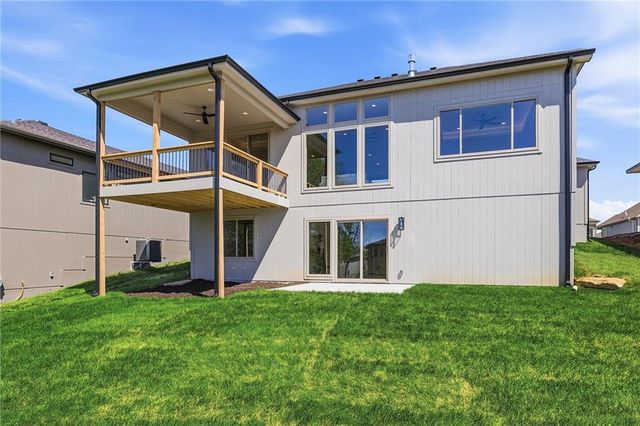 911 Savannah Lane, Greenwood, MO 64034