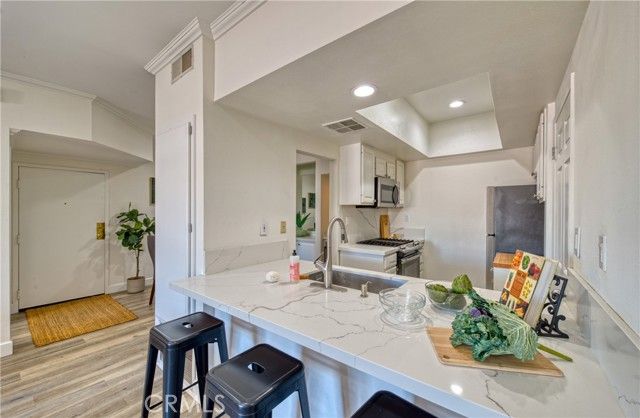 1665 Federal Avenue 302, Los Angeles, CA 90025