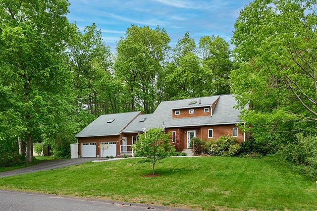 6 Pease Lane, Belchertown, MA 01007