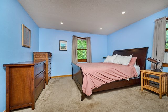 6 Pease Lane, Belchertown, MA 01007
