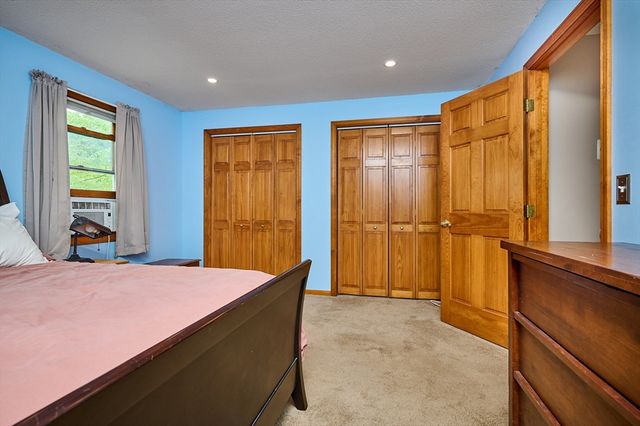 6 Pease Lane, Belchertown, MA 01007