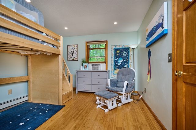 6 Pease Lane, Belchertown, MA 01007