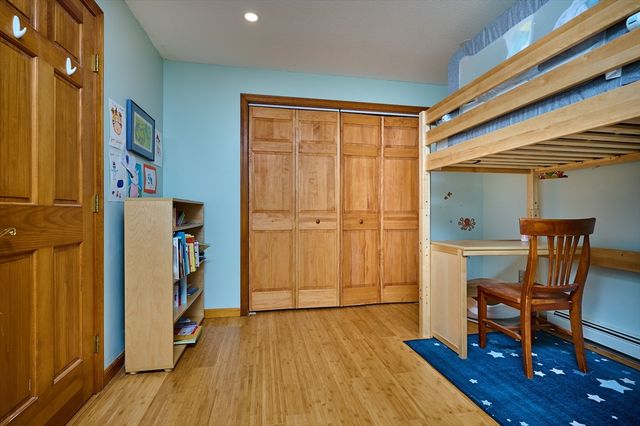 6 Pease Lane, Belchertown, MA 01007
