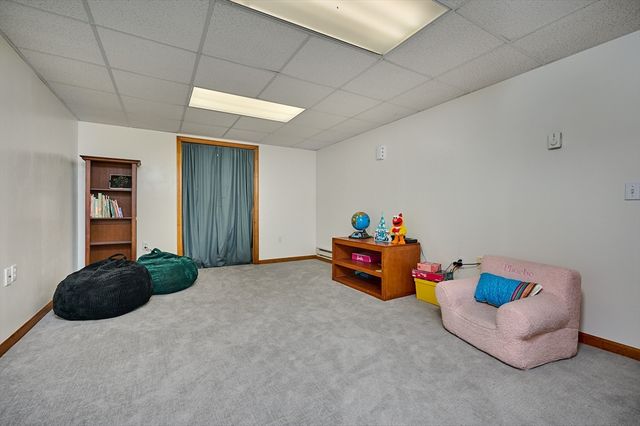 6 Pease Lane, Belchertown, MA 01007