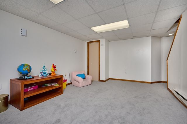 6 Pease Lane, Belchertown, MA 01007
