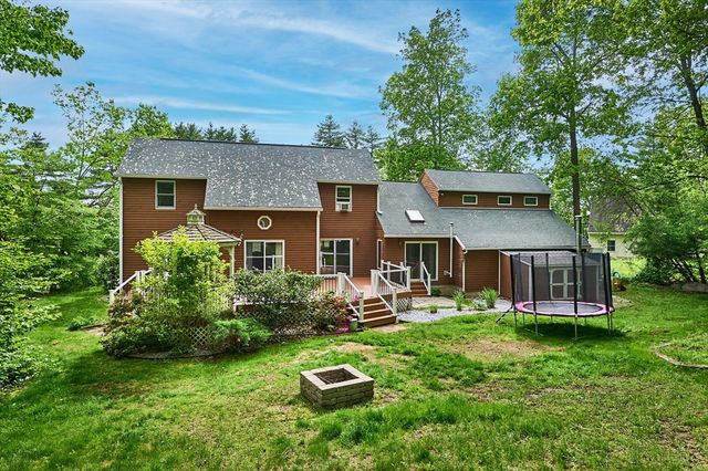6 Pease Lane, Belchertown, MA 01007