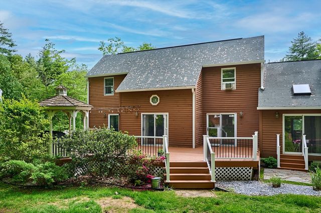 6 Pease Lane, Belchertown, MA 01007