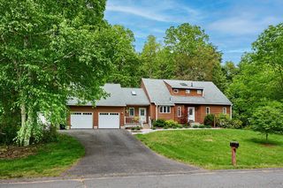 6 Pease Lane, Belchertown, MA 01007