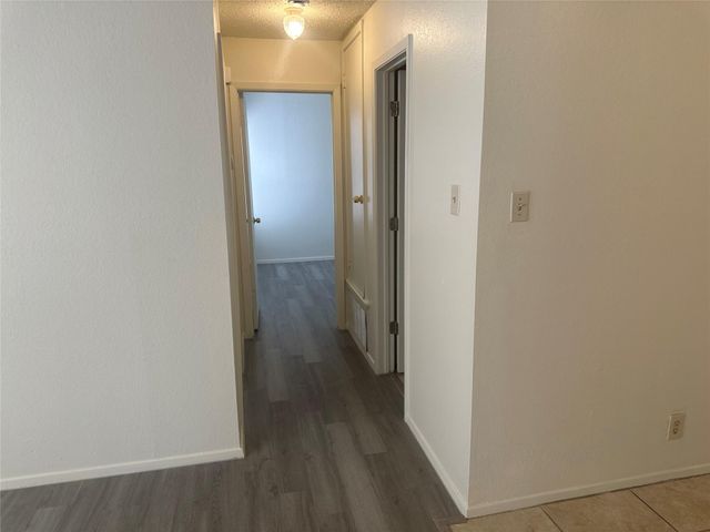 2602 S Bagdad RD B, Leander, TX 78641