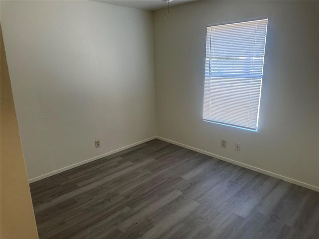 2602 S Bagdad RD B, Leander, TX 78641